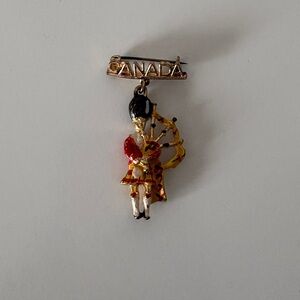 Vintage Canada Scottish Bagpiper Lapel Pin